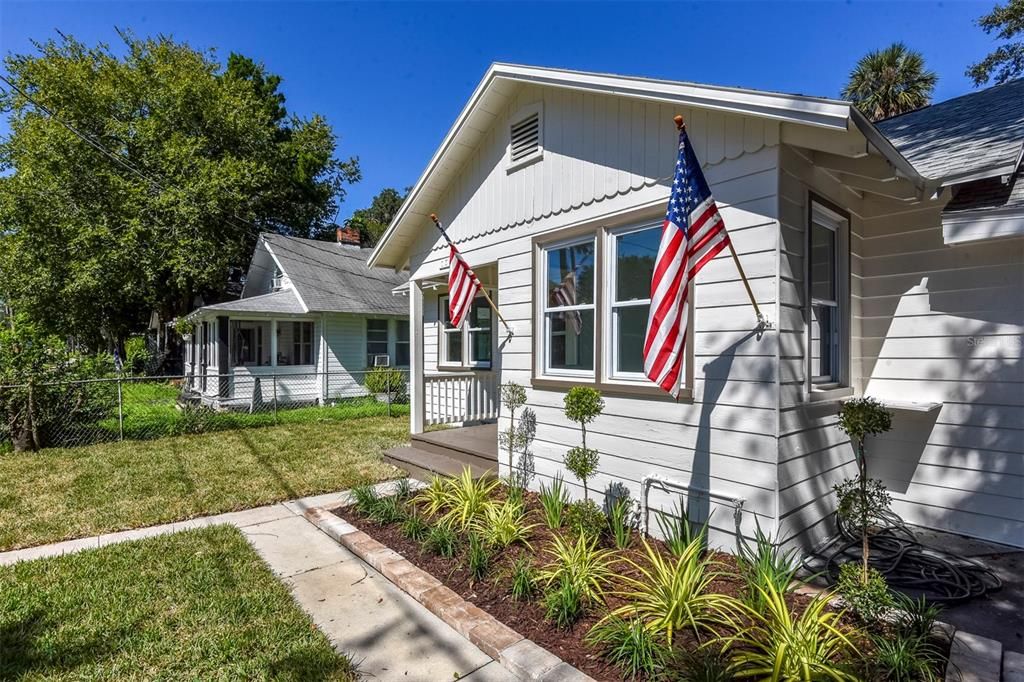 For Sale: $268,000 (3 beds, 2 baths, 1150 Square Feet)