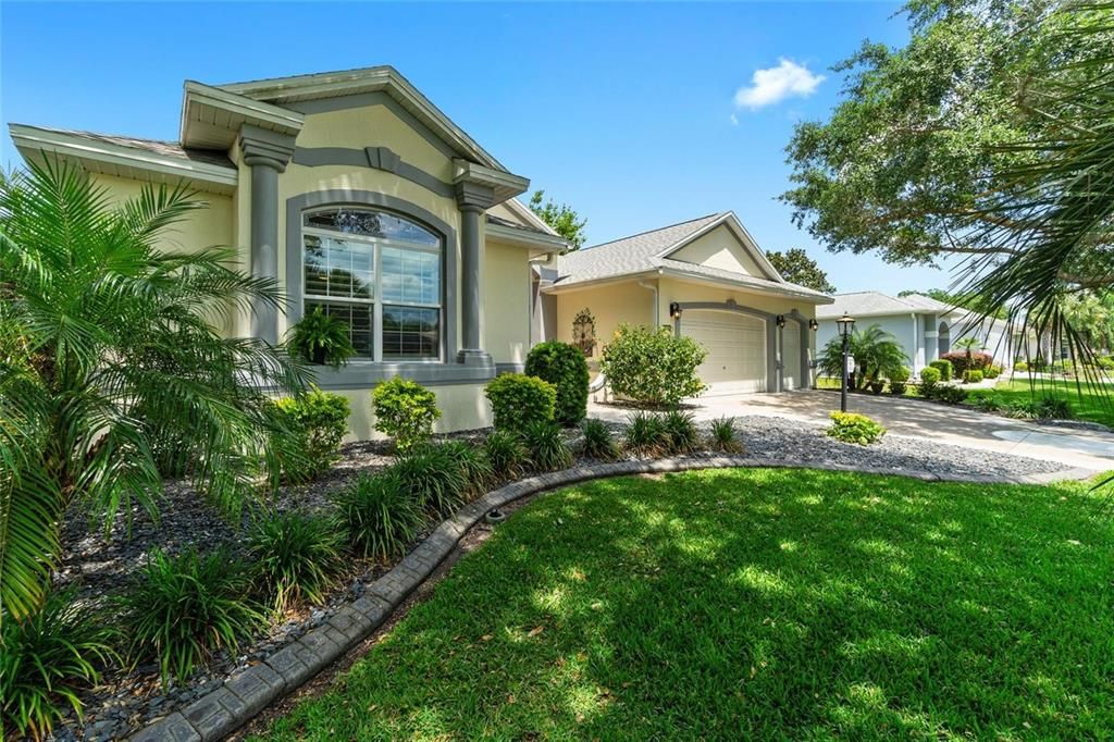 For Sale: $825,000 (3 beds, 2 baths, 2593 Square Feet)