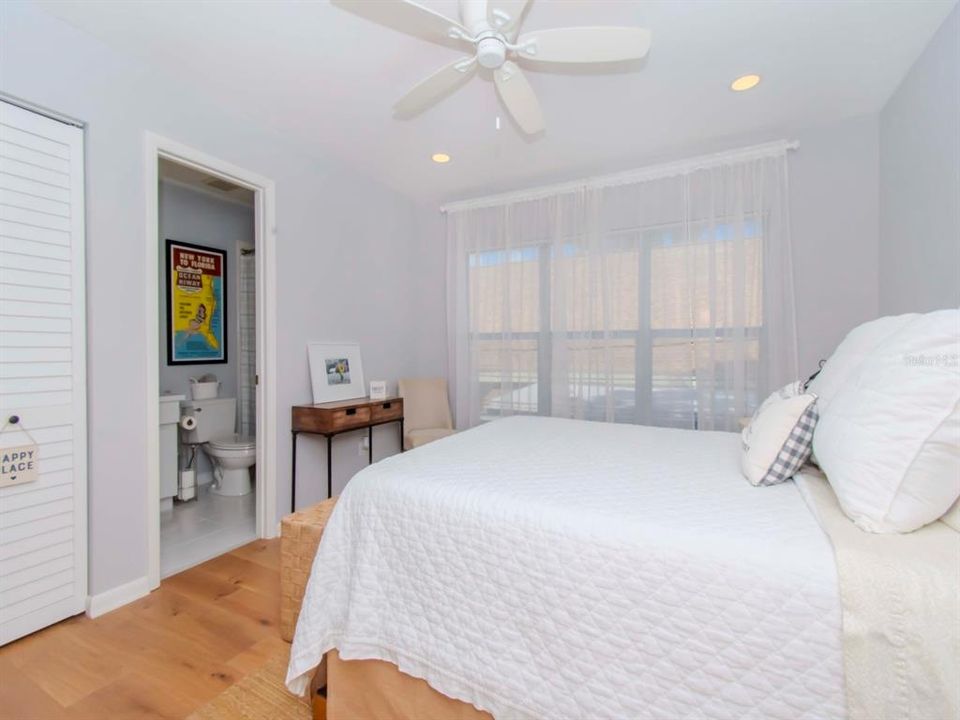 Active With Contract: $795,000 (2 beds, 2 baths, 1584 Square Feet)