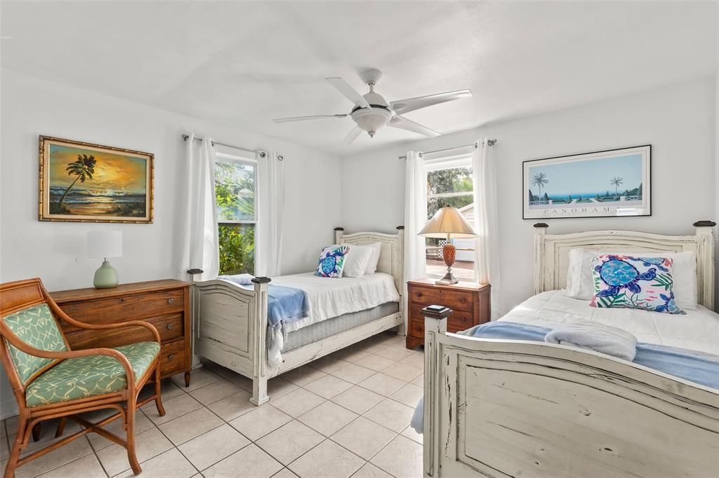 Bedroom 2 - Main Cottage