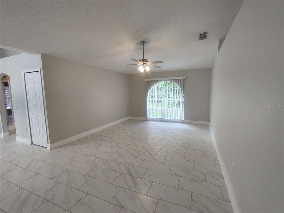 For Rent: $2,195 (4 beds, 2 baths, 2088 Square Feet)