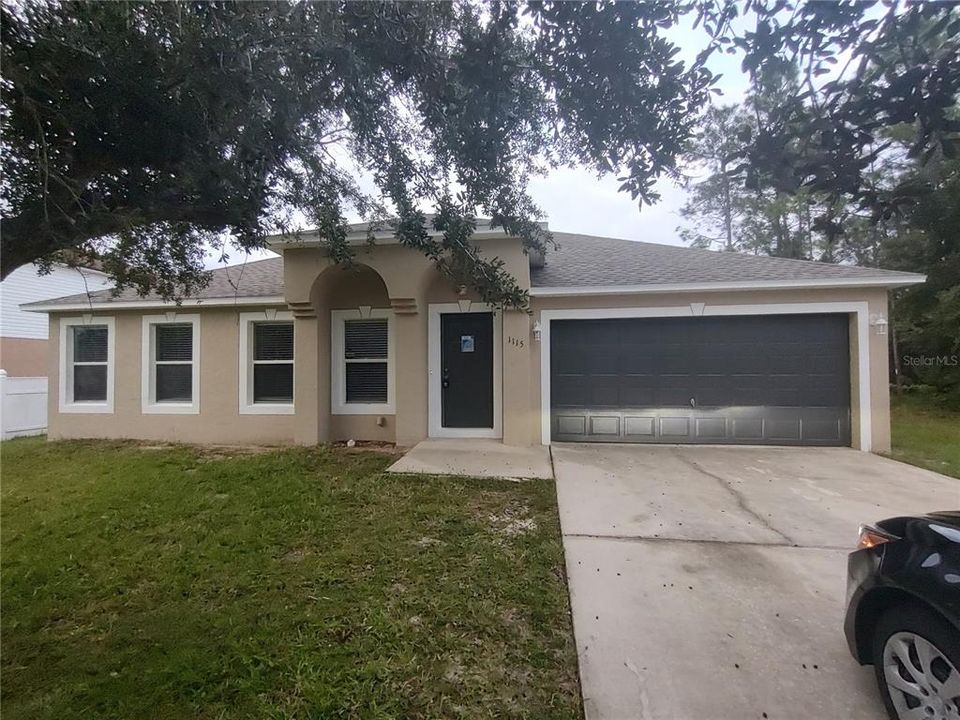 For Rent: $2,195 (4 beds, 2 baths, 2088 Square Feet)