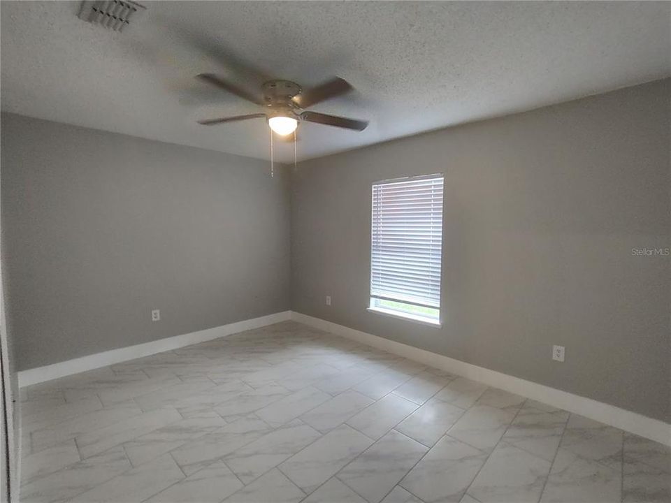 For Rent: $2,195 (4 beds, 2 baths, 2088 Square Feet)