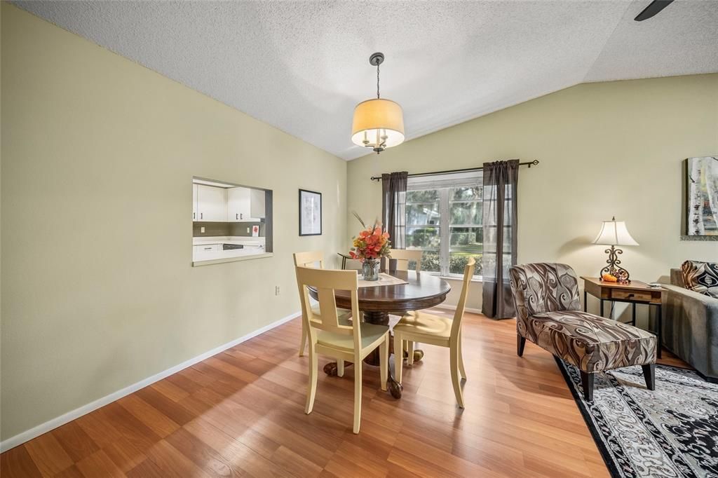 For Sale: $355,000 (2 beds, 2 baths, 1483 Square Feet)