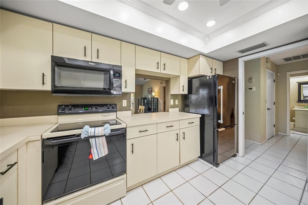 For Sale: $355,000 (2 beds, 2 baths, 1483 Square Feet)