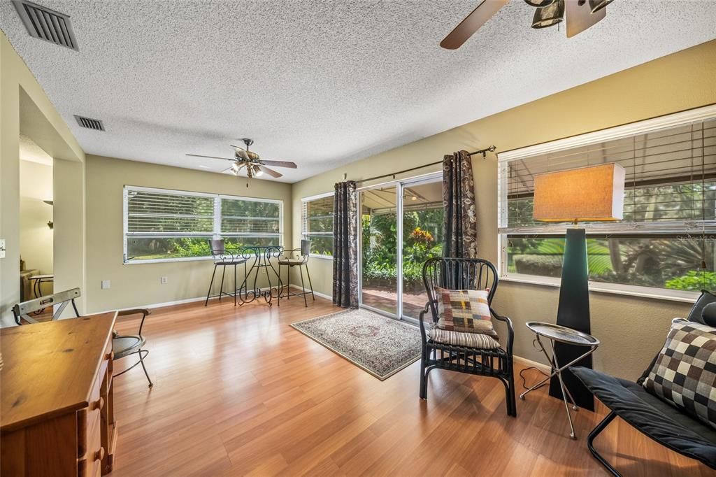 For Sale: $355,000 (2 beds, 2 baths, 1483 Square Feet)