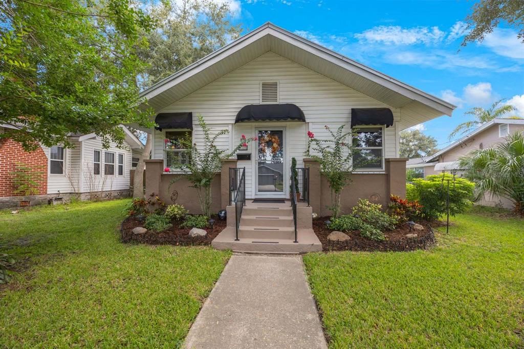 For Sale: $459,000 (3 beds, 2 baths, 1176 Square Feet)