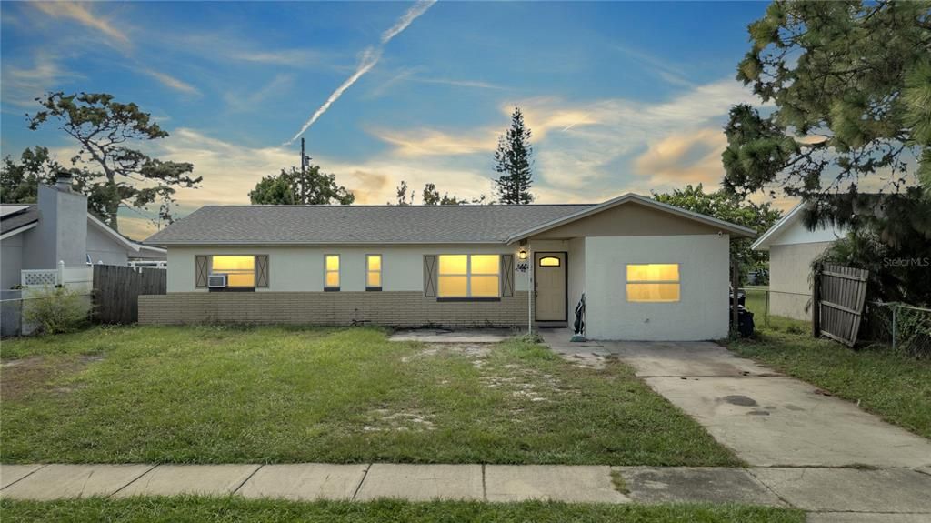 For Sale: $329,995 (4 beds, 1 baths, 1278 Square Feet)