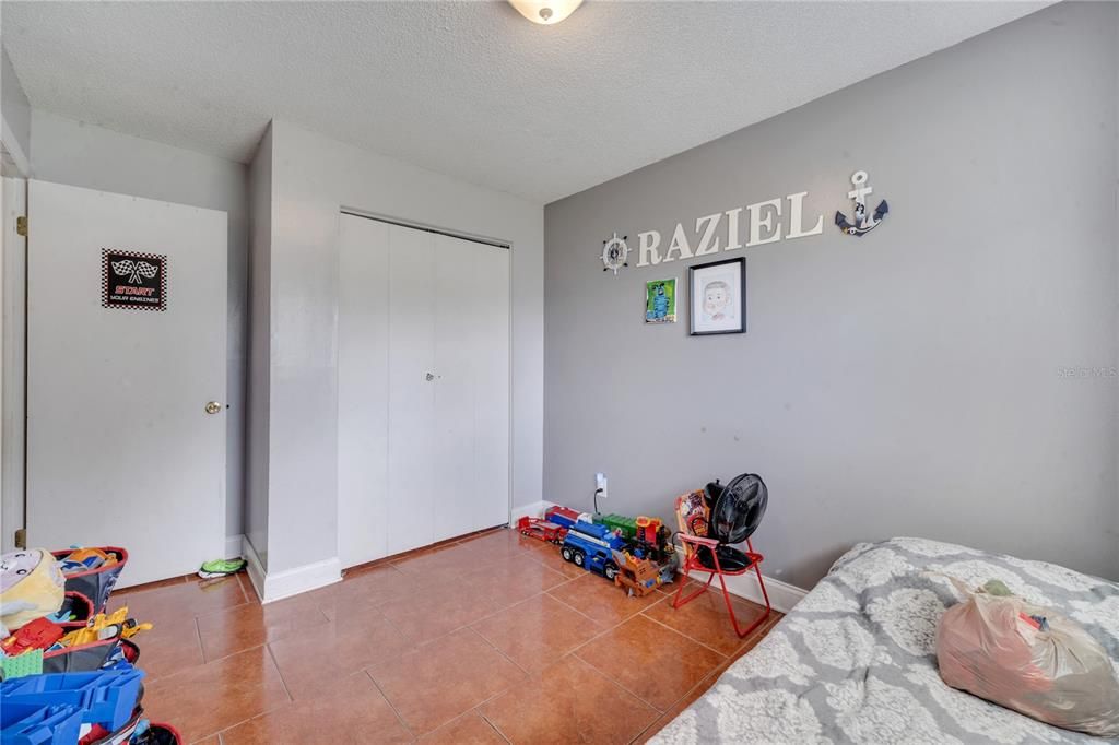 For Sale: $329,995 (4 beds, 1 baths, 1278 Square Feet)