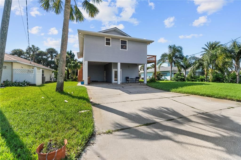 For Sale: $650,000 (3 beds, 3 baths, 2566 Square Feet)