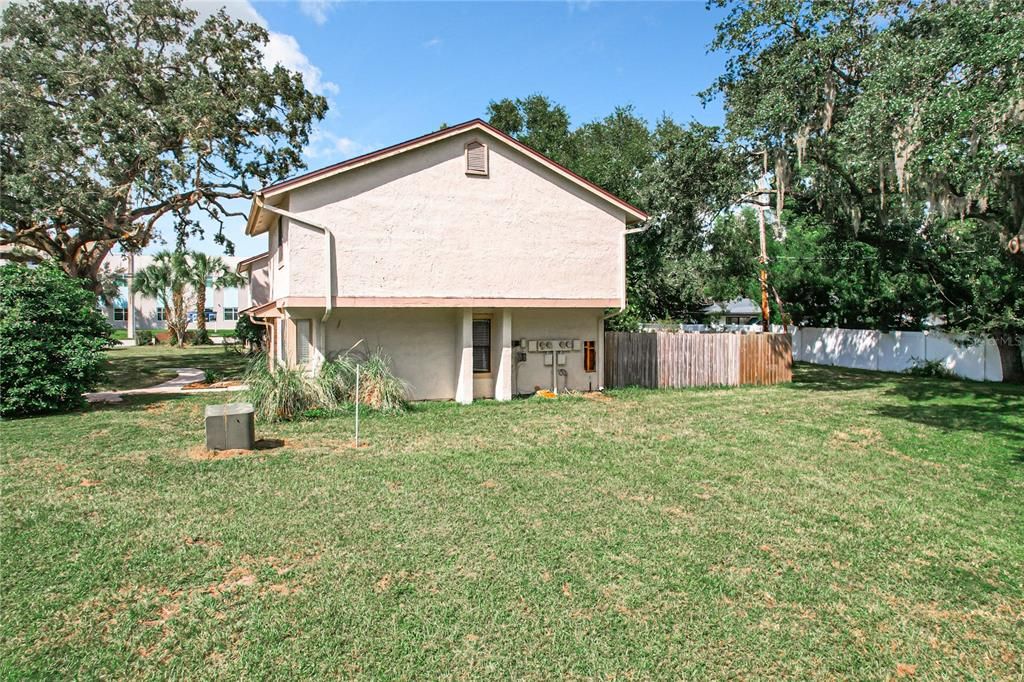 For Sale: $330,000 (3 beds, 2 baths, 1439 Square Feet)