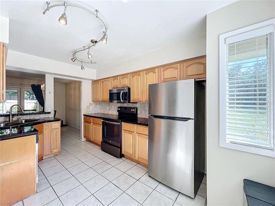 For Sale: $330,000 (3 beds, 2 baths, 1439 Square Feet)