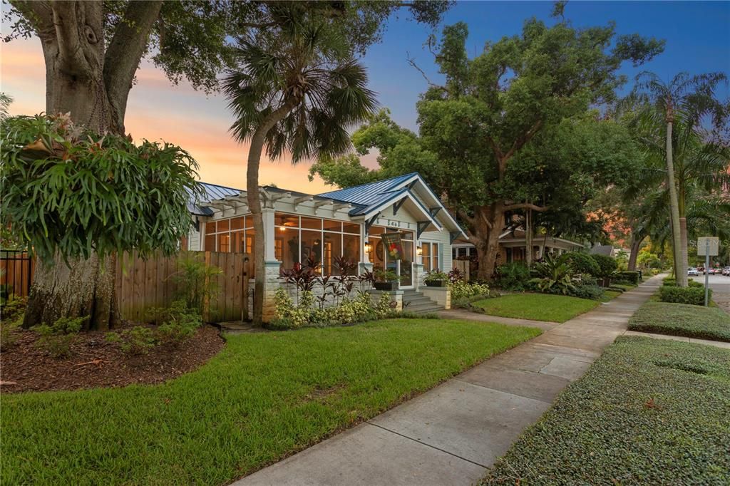 For Sale: $989,000 (2 beds, 2 baths, 1378 Square Feet)