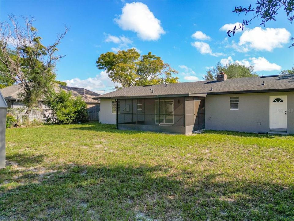 For Sale: $305,000 (3 beds, 2 baths, 1656 Square Feet)