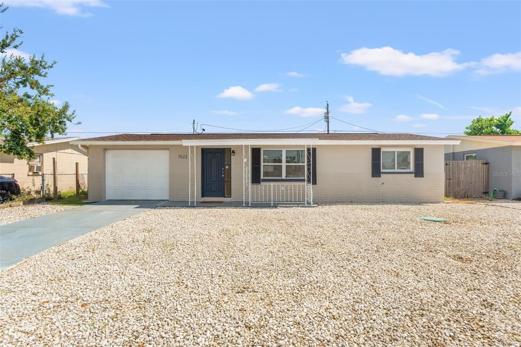 For Sale: $244,900 (3 beds, 1 baths, 936 Square Feet)