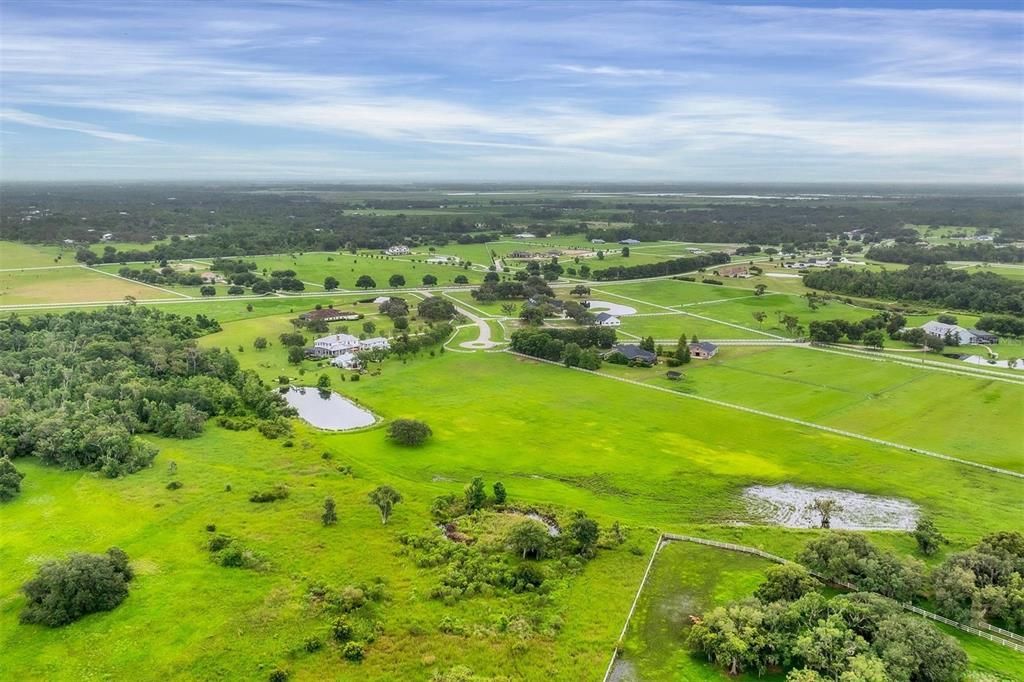 На продажу: $875,000 (11.60 acres)