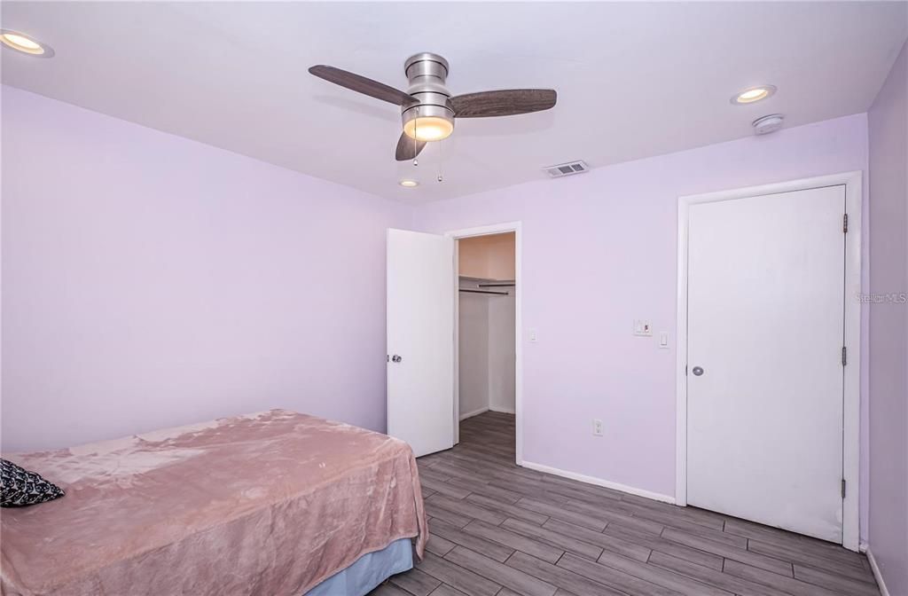 For Sale: $138,000 (2 beds, 2 baths, 855 Square Feet)