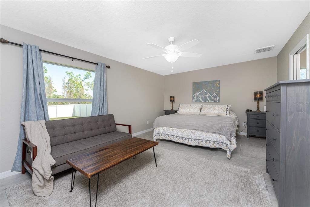 For Sale: $424,900 (3 beds, 2 baths, 1640 Square Feet)