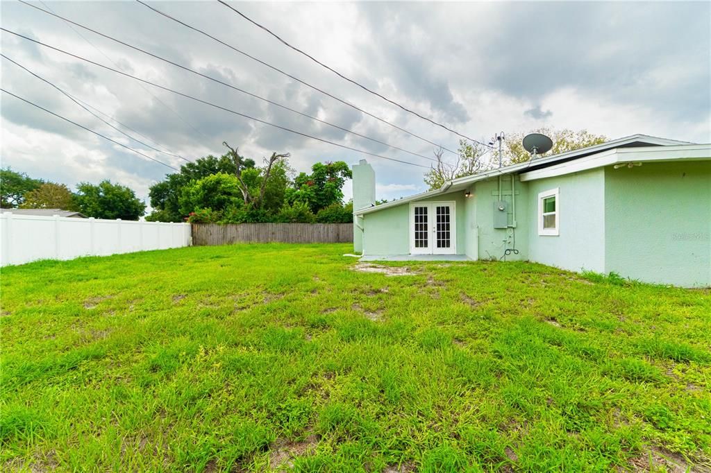 For Sale: $500,000 (4 beds, 2 baths, 1976 Square Feet)