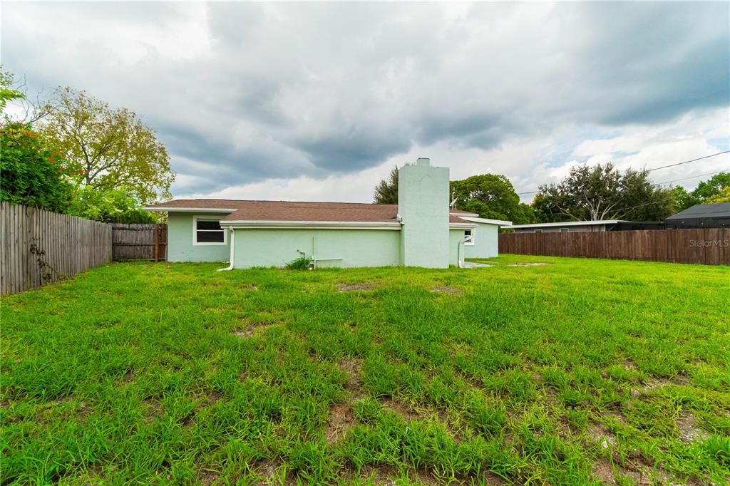 For Sale: $500,000 (4 beds, 2 baths, 1976 Square Feet)