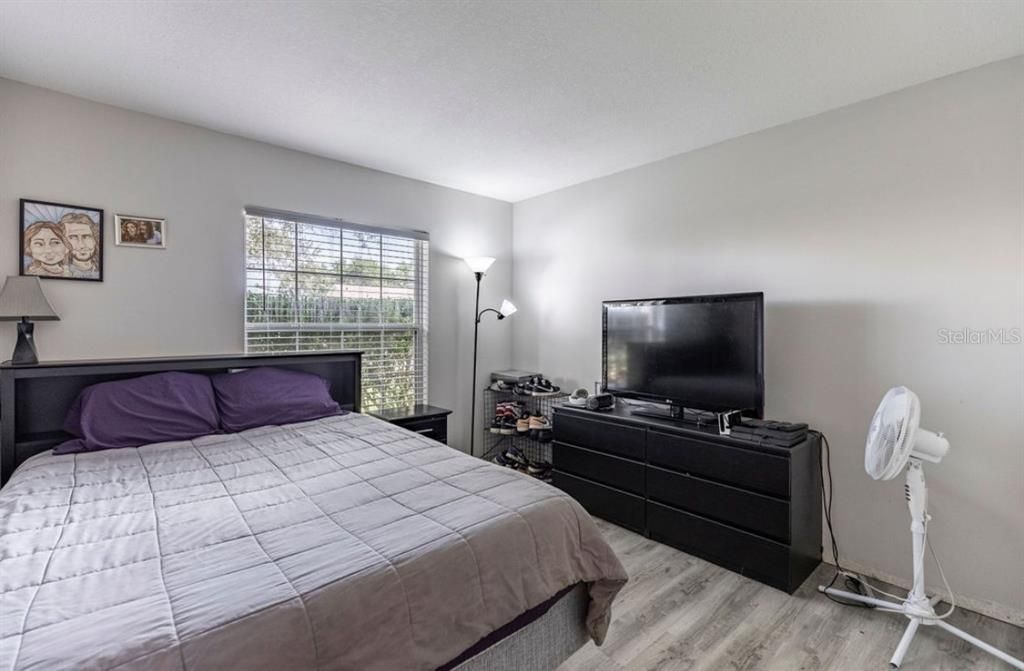 Active With Contract: $279,000 (2 beds, 2 baths, 1219 Square Feet)