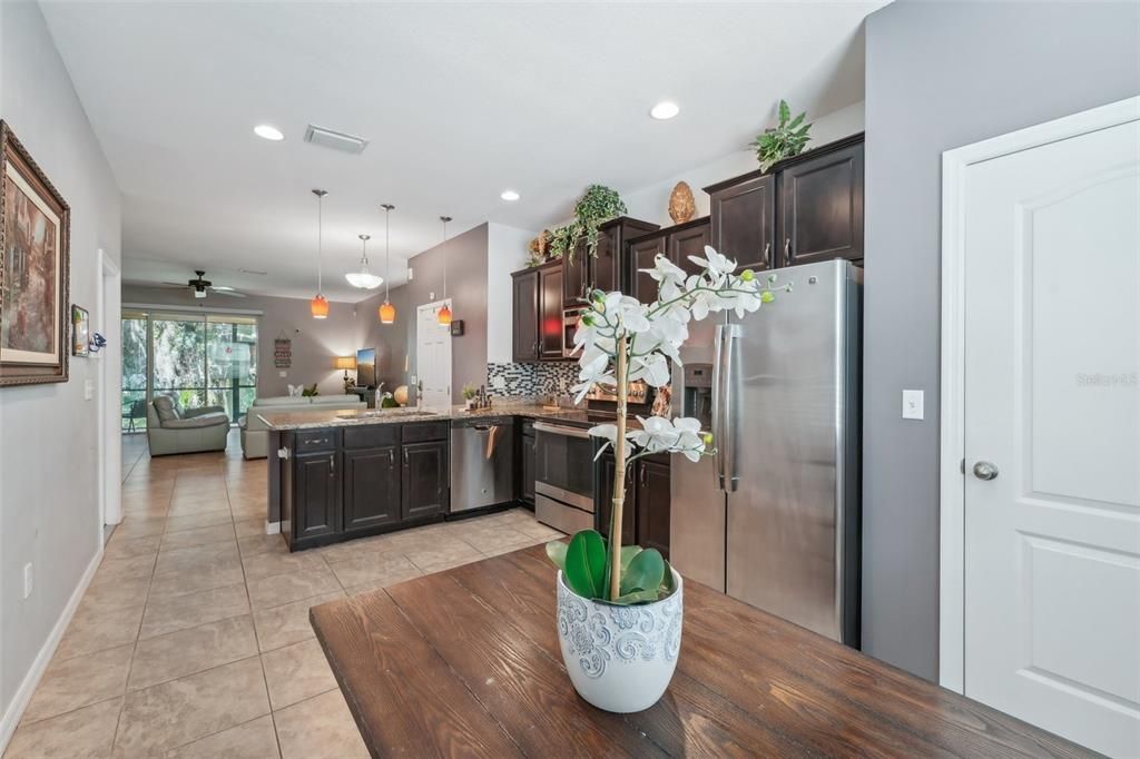 For Sale: $349,900 (3 beds, 2 baths, 1704 Square Feet)