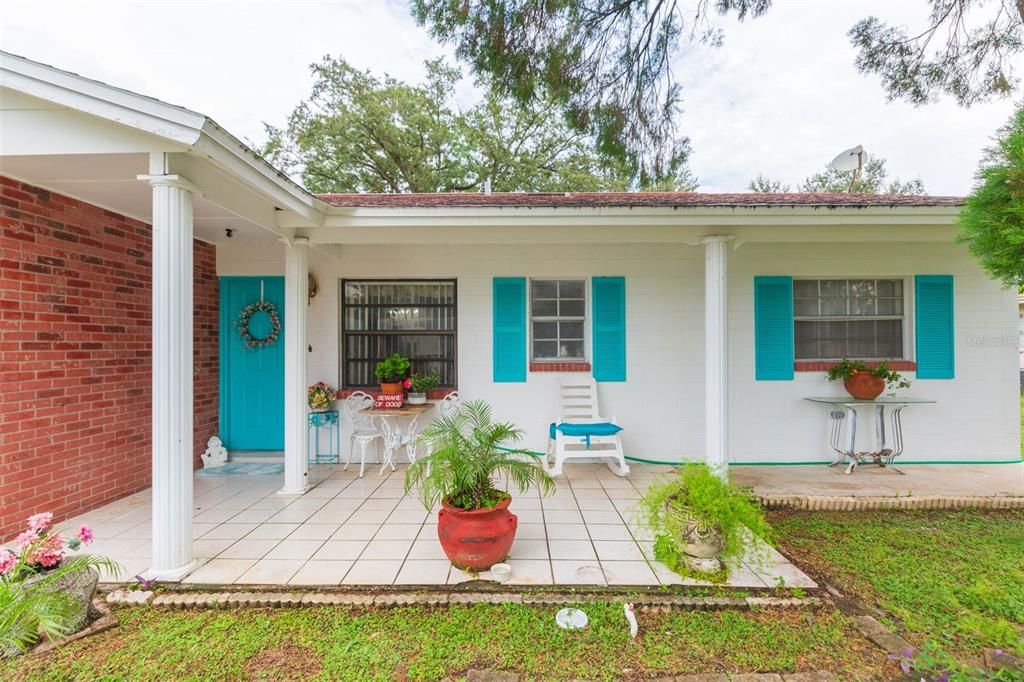 En Venta: $480,000 (4 camas, 2 baños, 1930 Pies cuadrados)