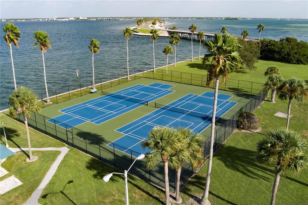 Royal Stewart Arms is a 55+ Condo Community featuring heated pool, Tennis courts, Shuffleboard, Pickleball, community center, sauna, fishing pier, and so much more! Located on the beautiful Dunedin Causeway just before Honeymoon State Park & Beaches.