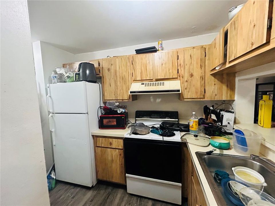 For Sale: $149,900 (2 beds, 2 baths, 1073 Square Feet)