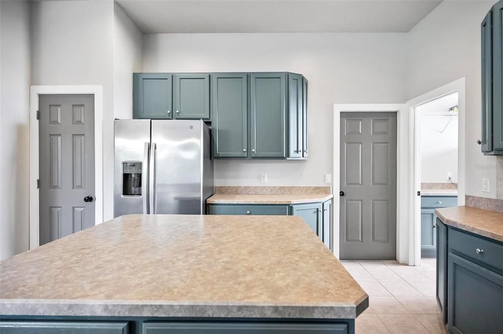 Spacious kitchen island