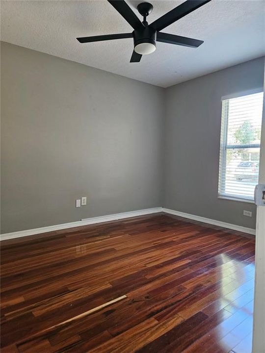 For Rent: $2,600 (3 beds, 2 baths, 1200 Square Feet)