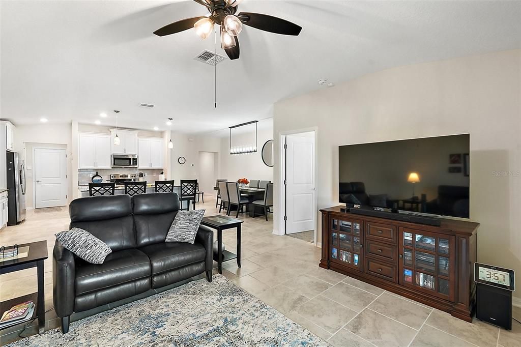 For Sale: $434,000 (4 beds, 2 baths, 1850 Square Feet)