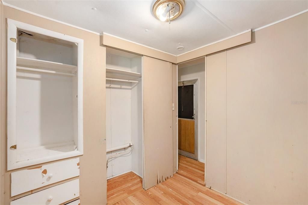 For Sale: $176,000 (2 beds, 1 baths, 768 Square Feet)