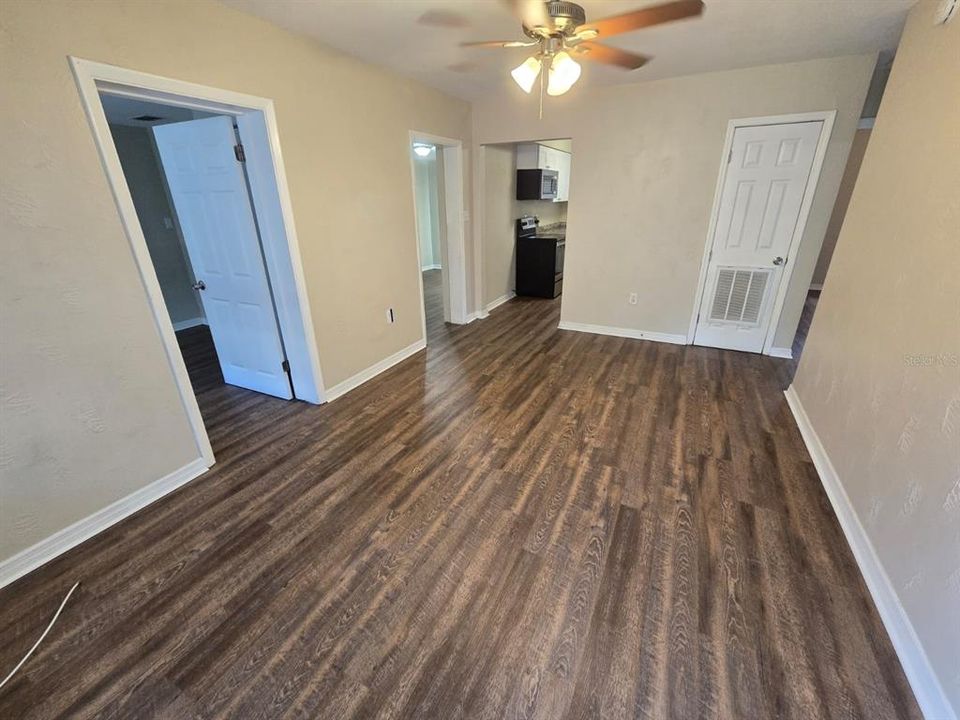 For Sale: $235,000 (4 beds, 2 baths, 1350 Square Feet)