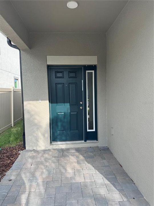 For Rent: $2,600 (3 beds, 2 baths, 2095 Square Feet)