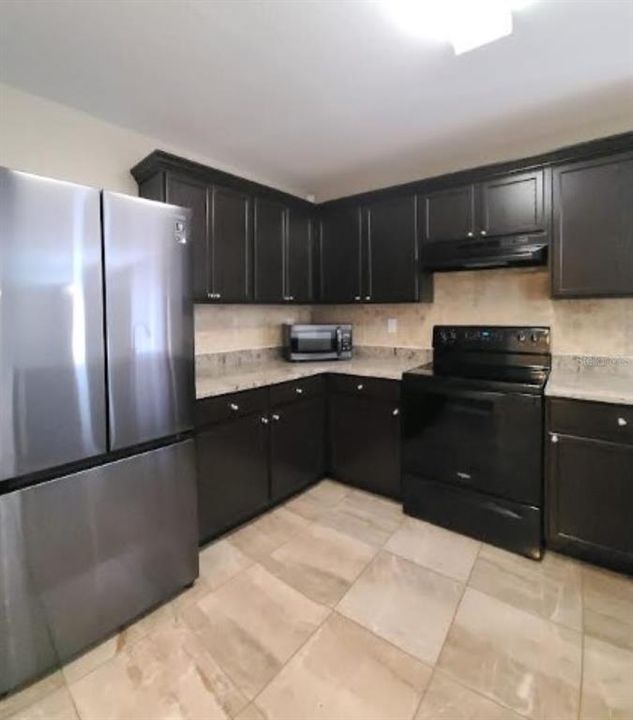 For Rent: $2,295 (4 beds, 2 baths, 2494 Square Feet)