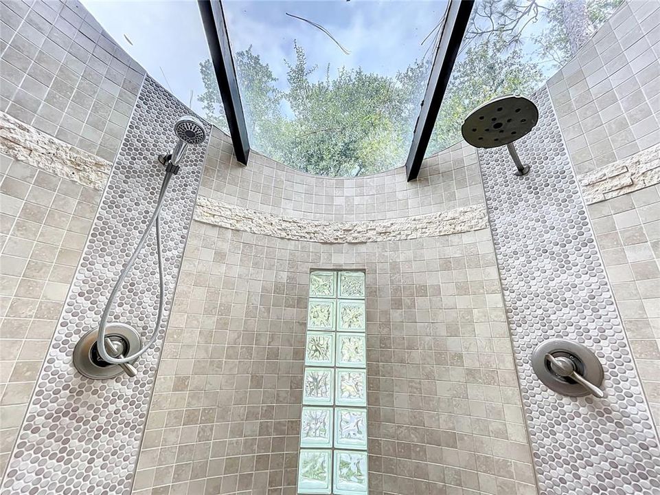 Unique Ensuite shower