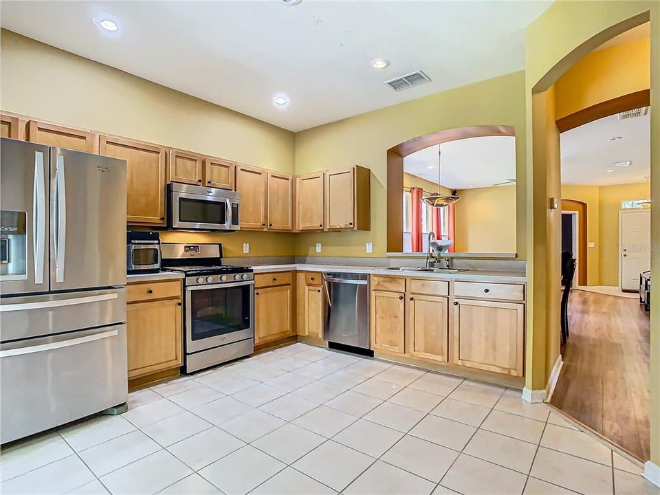 For Sale: $399,900 (3 beds, 2 baths, 1382 Square Feet)