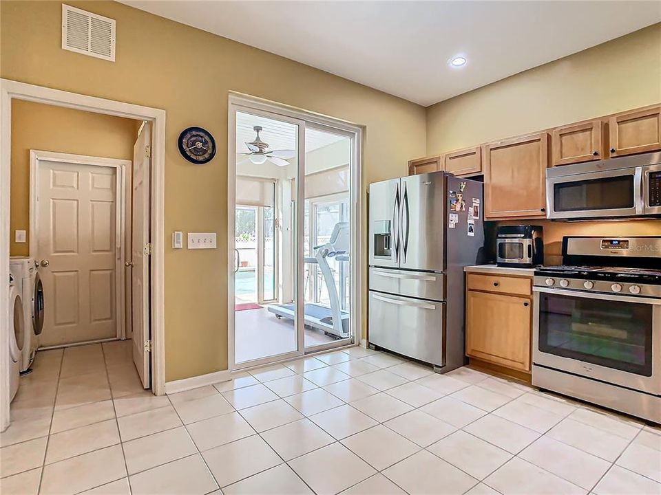 For Sale: $399,900 (3 beds, 2 baths, 1382 Square Feet)