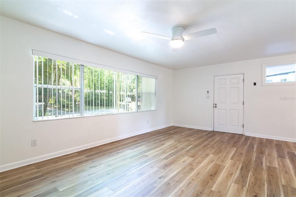 For Rent: $2,500 (3 beds, 2 baths, 1399 Square Feet)