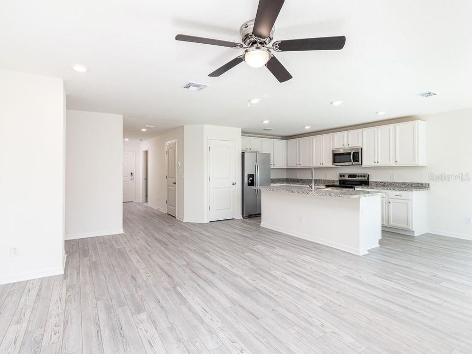 For Sale: $289,000 (3 beds, 2 baths, 1347 Square Feet)