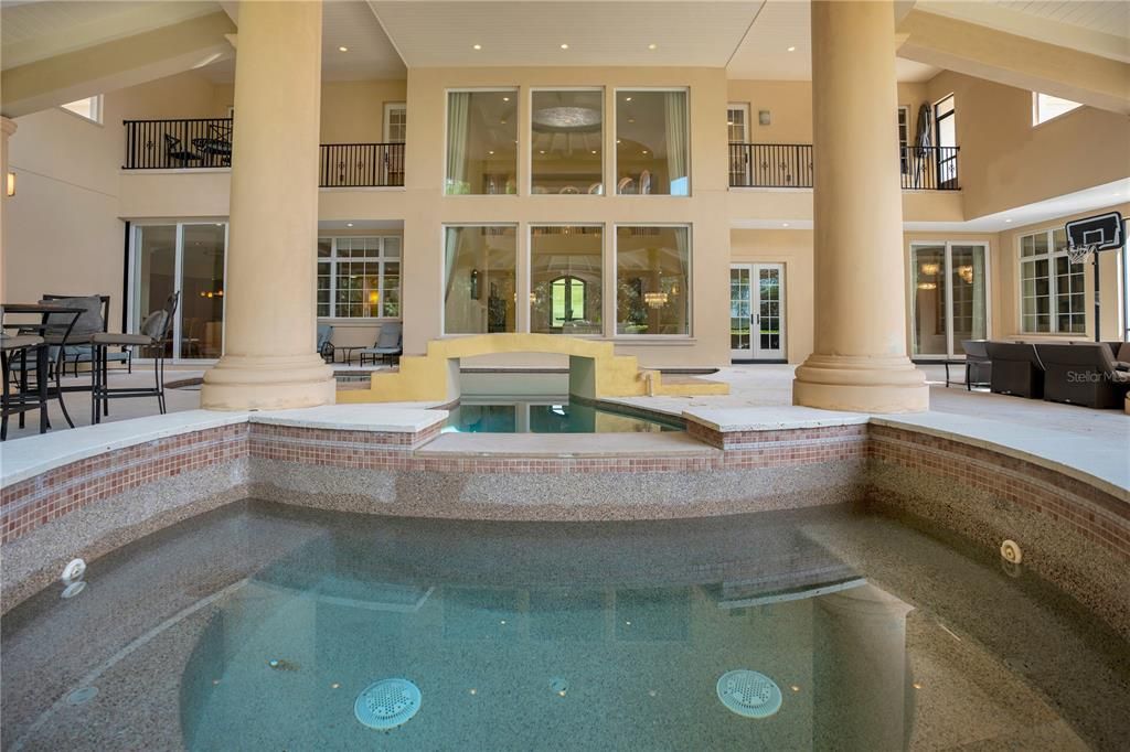 For Sale: $5,500,000 (6 beds, 7 baths, 10701 Square Feet)