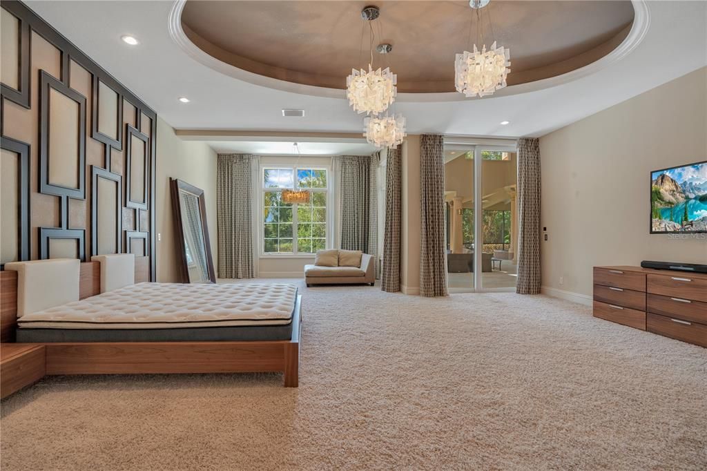 For Sale: $5,500,000 (6 beds, 7 baths, 10701 Square Feet)