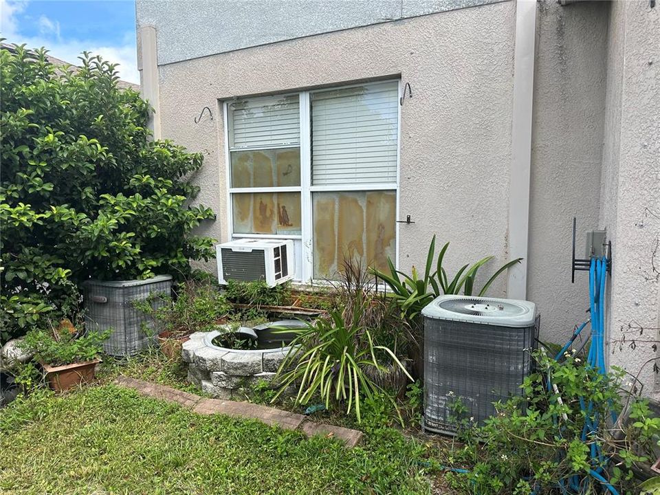 For Sale: $250,000 (3 beds, 2 baths, 2617 Square Feet)