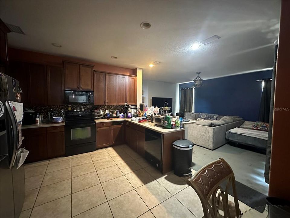 For Sale: $250,000 (3 beds, 2 baths, 2617 Square Feet)