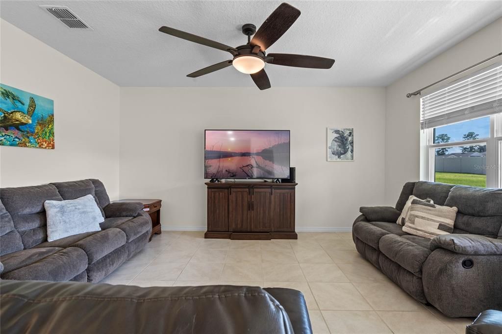 For Sale: $389,990 (3 beds, 2 baths, 1651 Square Feet)