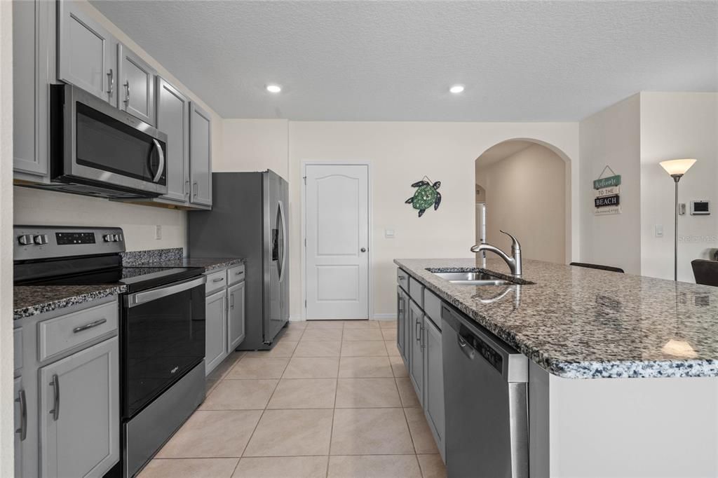 For Sale: $389,990 (3 beds, 2 baths, 1651 Square Feet)