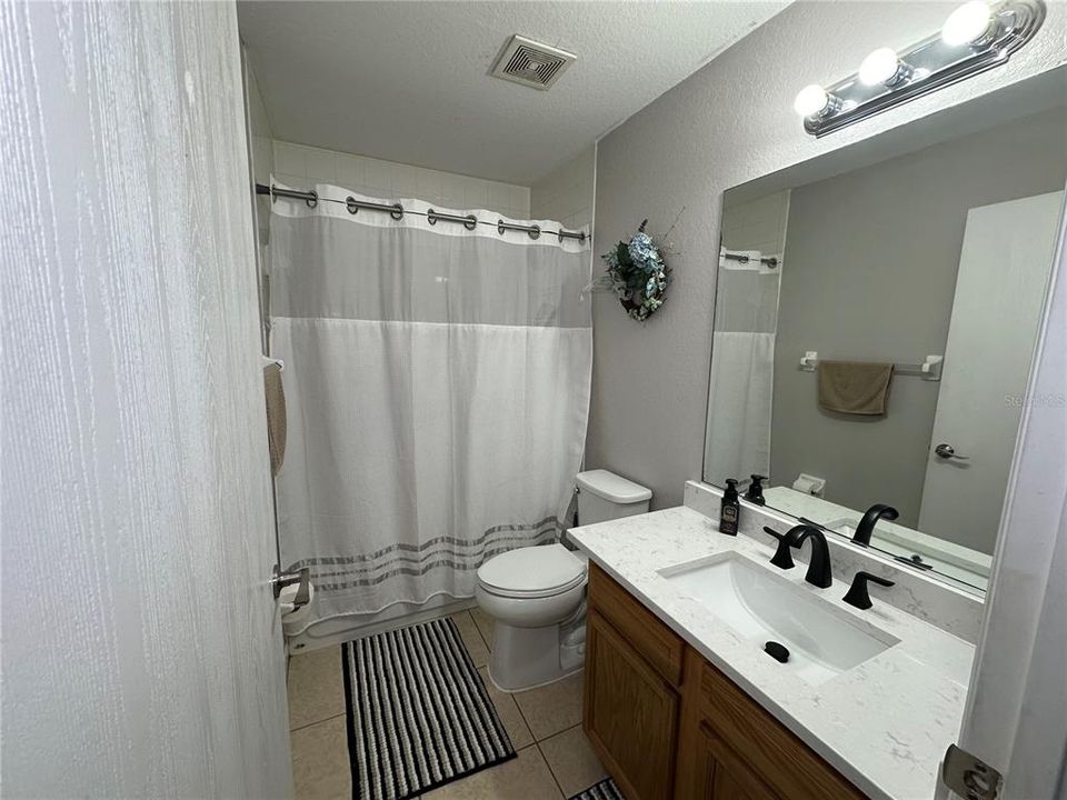 For Sale: $179,900 (2 beds, 2 baths, 1040 Square Feet)