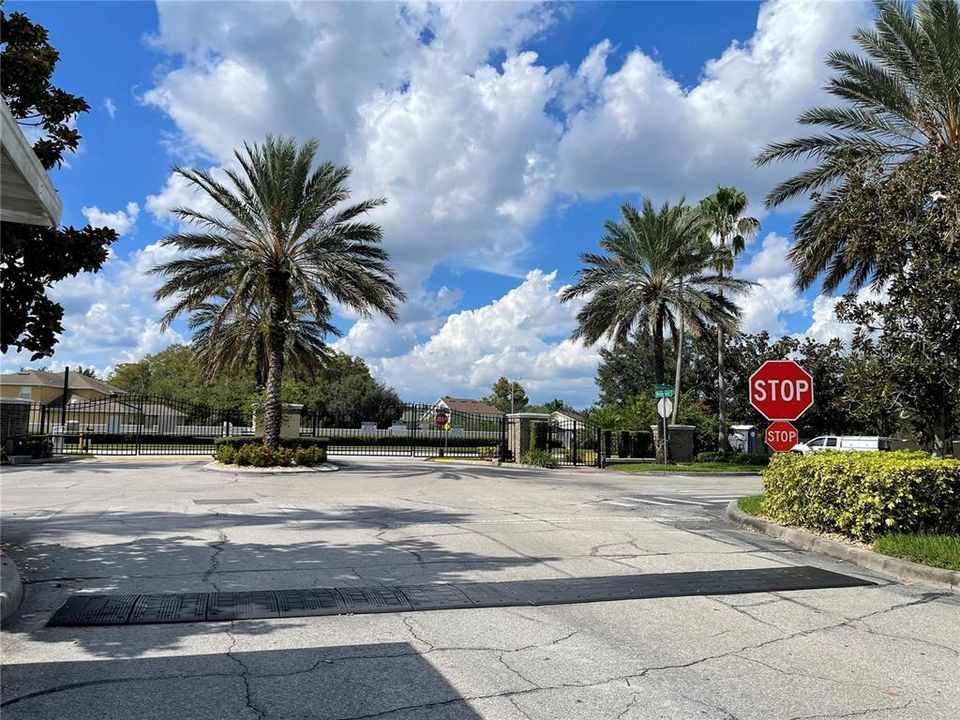 Active With Contract: $245,000 (3 beds, 2 baths, 1495 Square Feet)