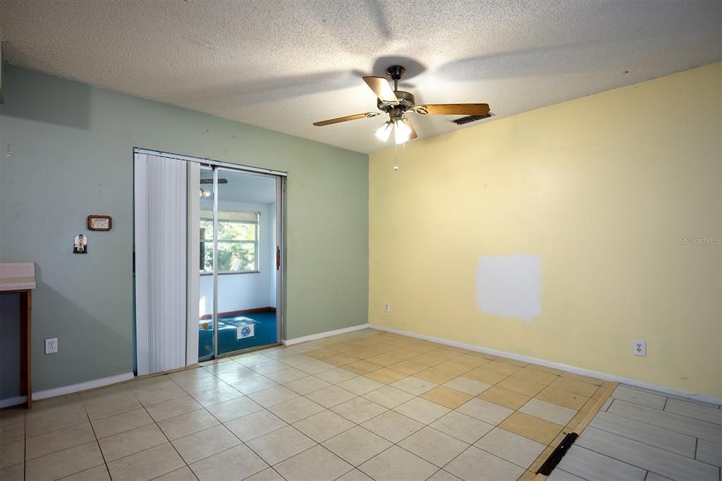 For Sale: $280,000 (2 beds, 1 baths, 1236 Square Feet)